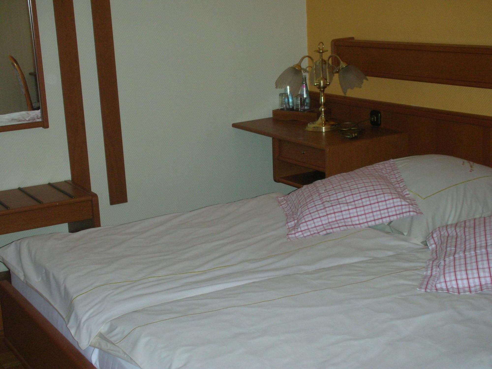 Hotel Restaurant Buergerstube Ulmen Dış mekan fotoğraf